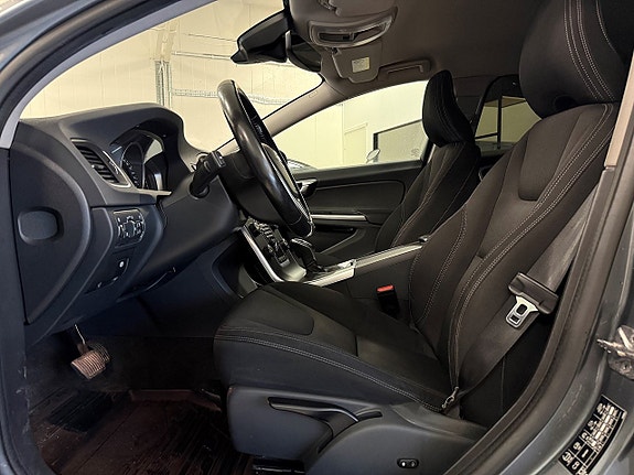 Volvo V60 3 of 24