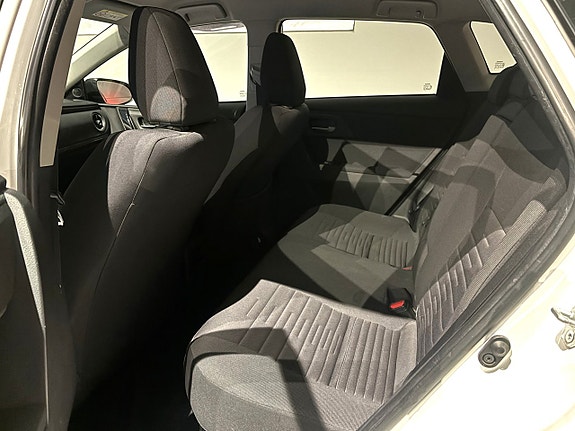 Toyota Auris 14 of 18