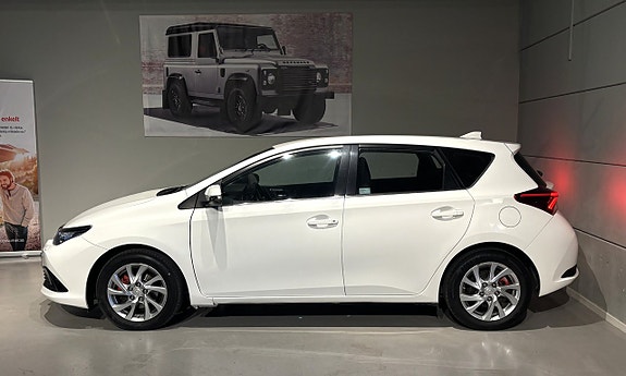 Toyota Auris 5 of 18