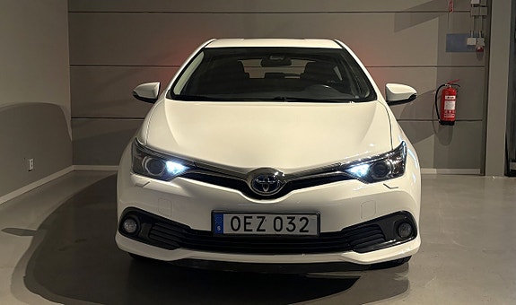 Toyota Auris 3 of 18