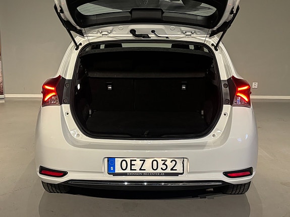 Toyota Auris 16 of 18