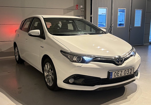 Toyota Auris 4 of 18