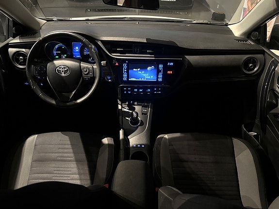 Toyota Auris 11 of 18