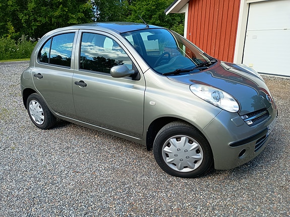 Nissan Micra 3 of 4