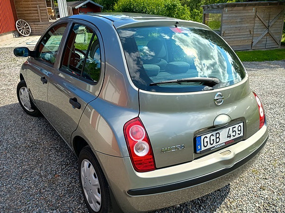 Nissan Micra 2 of 4