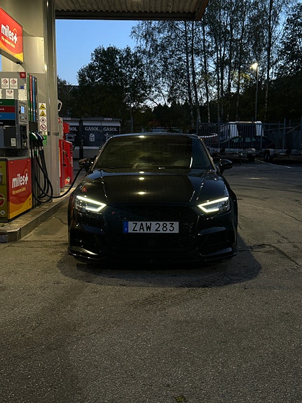 Audi S3 2 of 5