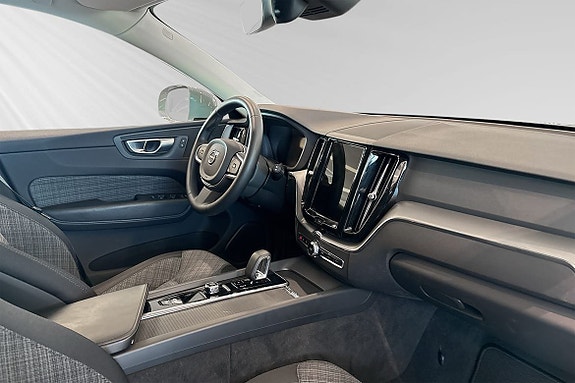 Volvo XC60 10 of 30