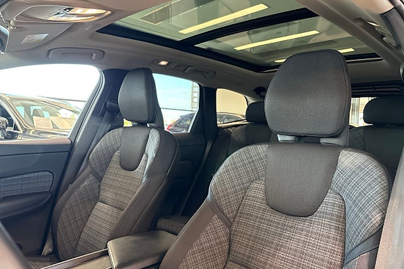 Volvo XC60 20 of 30