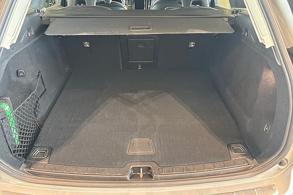 Volvo XC60 13 of 30