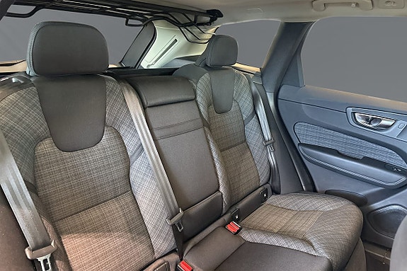 Volvo XC60 11 of 30