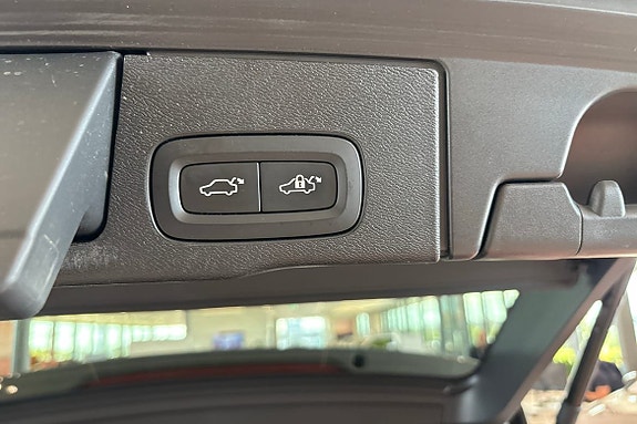 Volvo XC60 15 of 30