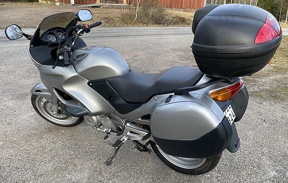 Honda NT650V Deauville 2 of 4