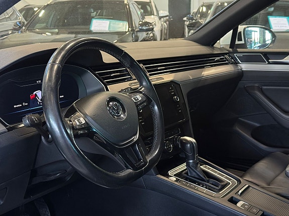 Volkswagen Passat 19 of 21