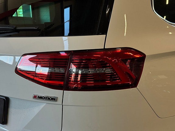 Volkswagen Passat 18 of 21