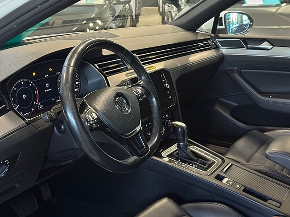 Volkswagen Passat 9 of 21