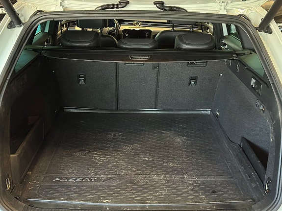 Volkswagen Passat 17 of 21