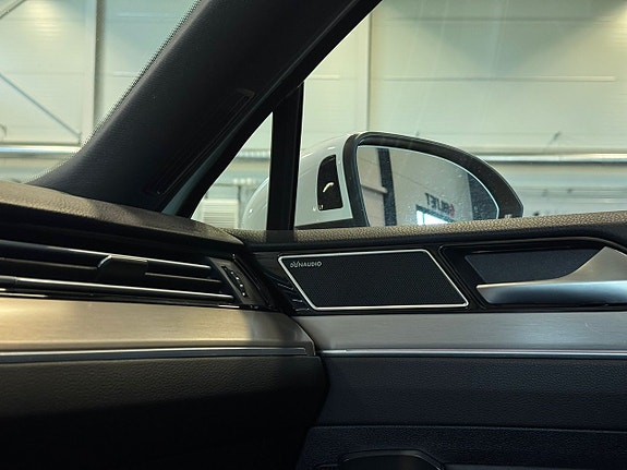 Volkswagen Passat 11 of 21