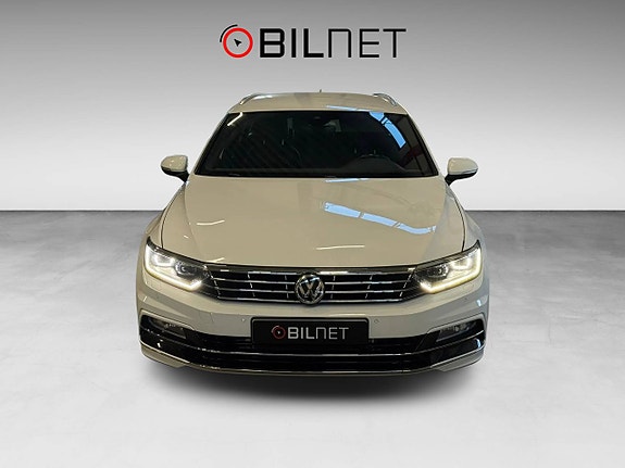 Volkswagen Passat 7 of 21