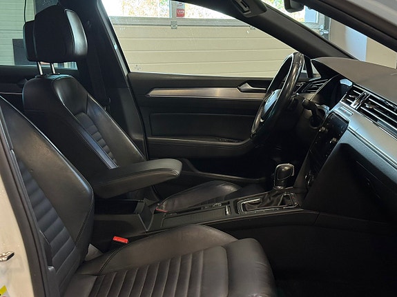 Volkswagen Passat 15 of 21
