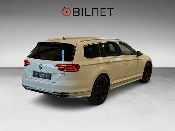 Volkswagen Passat 6 of 21