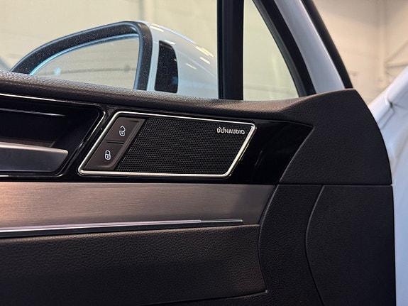 Volkswagen Passat 14 of 21