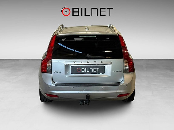Volvo V50 4 of 5