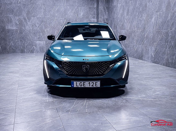 Peugeot 308 2 of 5