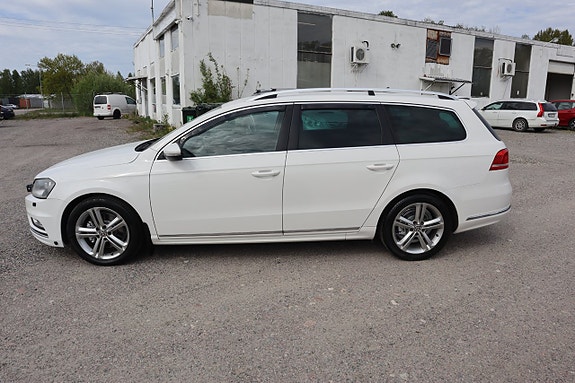 Volkswagen Passat 10 of 23