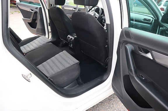 Volkswagen Passat 20 of 23