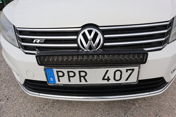 Volkswagen Passat 13 of 23