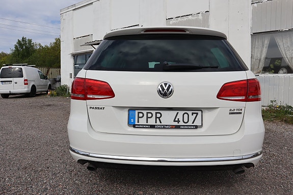 Volkswagen Passat 7 of 23