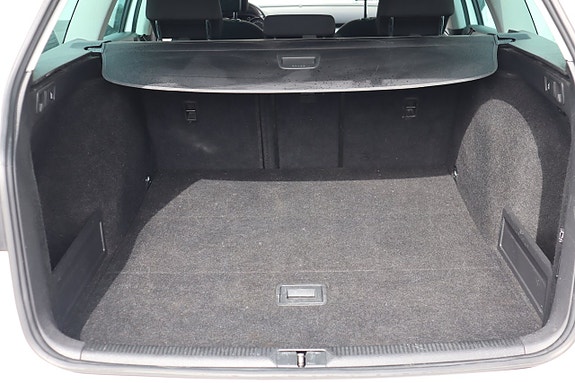 Volkswagen Passat 22 of 23