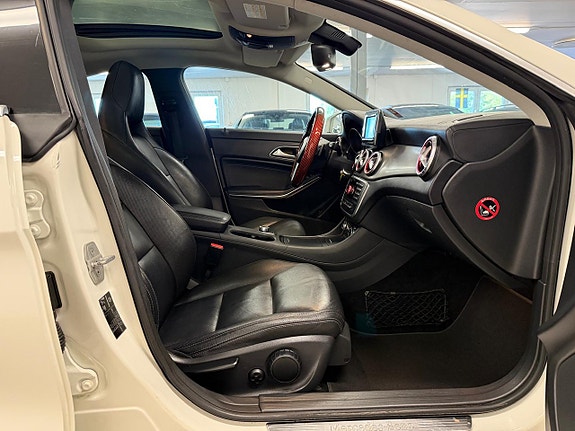 Mercedes-Benz CLA220 17 of 28
