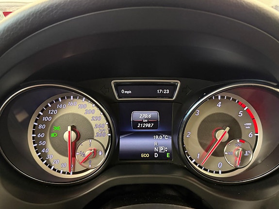 Mercedes-Benz CLA220 22 of 28
