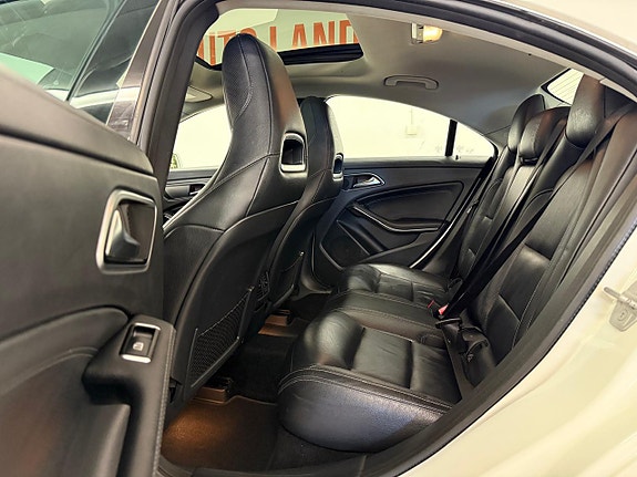 Mercedes-Benz CLA220 13 of 28