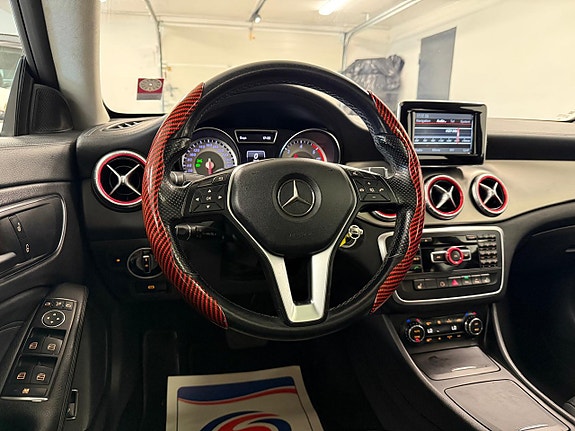 Mercedes-Benz CLA220 10 of 28