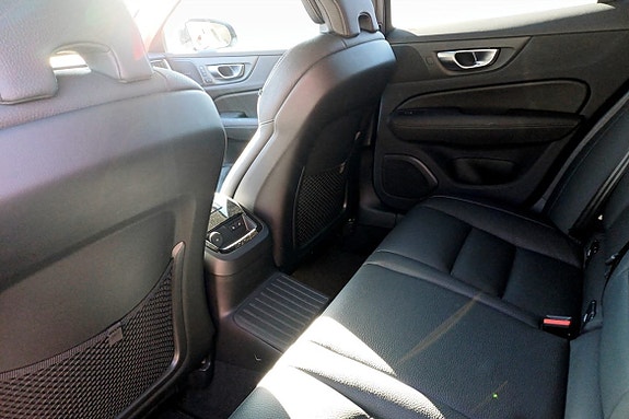Volvo V60 8 of 9