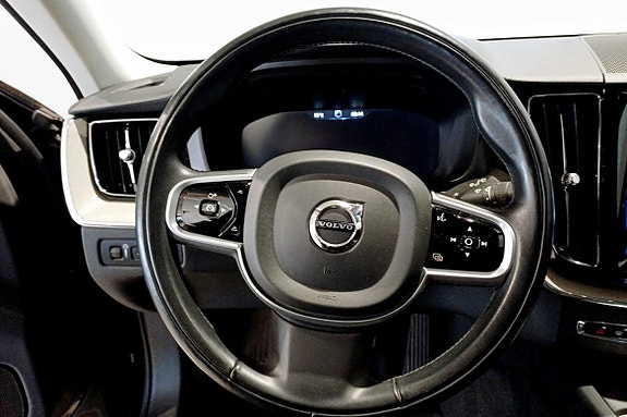 Volvo XC60 7 of 11