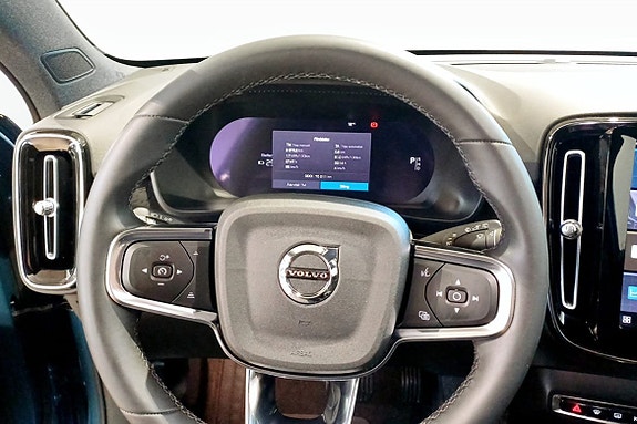 Volvo XC40 7 of 9