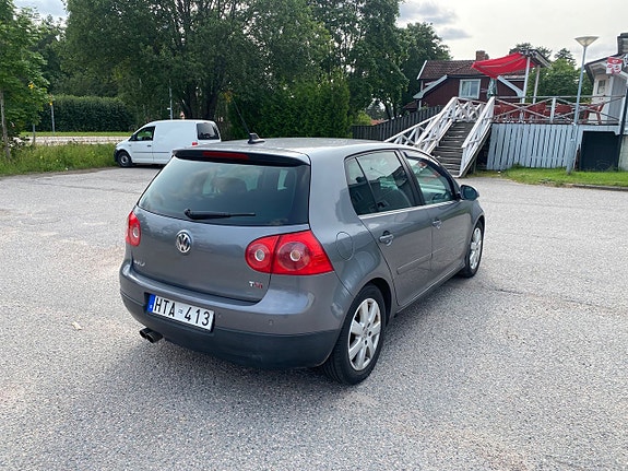 Volkswagen Golf-Serie 5 of 15