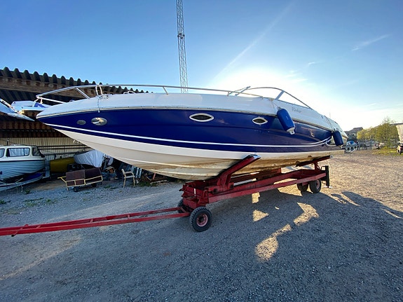 Rinker 282 Captiva Cuddy 2005 - CE-märkt (kategori B) - MerCruiser 6.2 MX 320hk 4 of 9