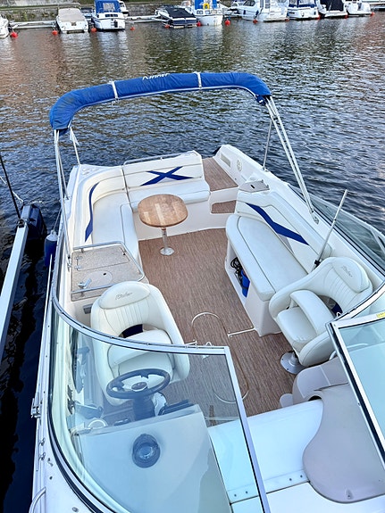 Rinker 282 Captiva Cuddy 2005 - CE-märkt (kategori B) - MerCruiser 6.2 MX 320hk 5 of 9