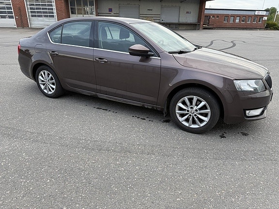 Skoda Octavia 3 of 5