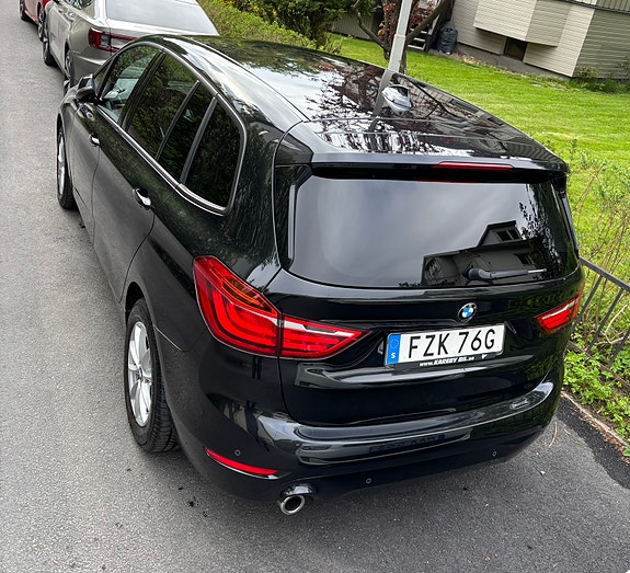 BMW 216i 3 of 28