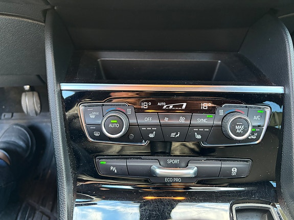 BMW 216i 18 of 28