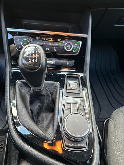 BMW 216i 17 of 28