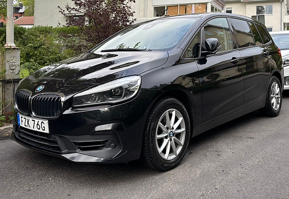 BMW 216i 2 of 28