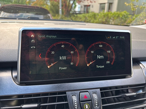 BMW 216i 27 of 28