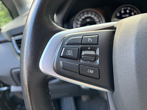 BMW 216i 21 of 28