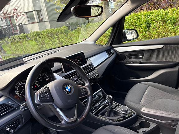 BMW 216i 23 of 28